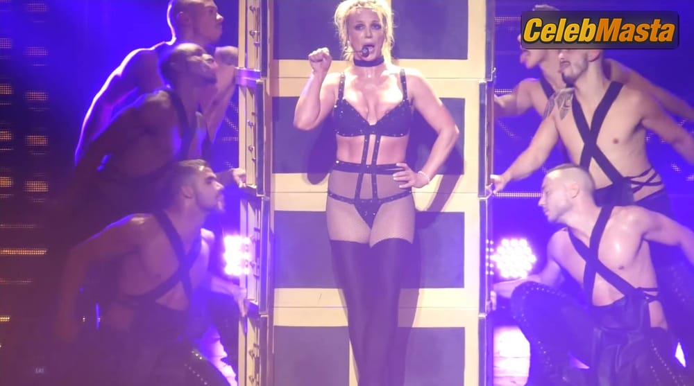 Photo Gallery: Britney Spears in Do Something (live At The Theater At Mgm National Harbor) photo 1