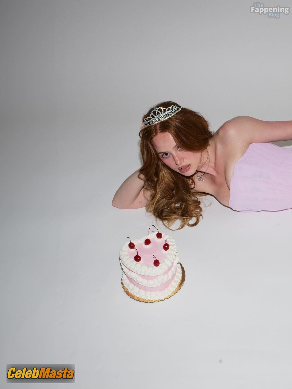 Photo Gallery: Madelaine Petsch photo 1