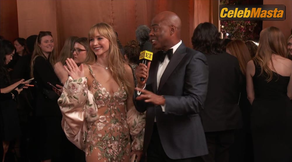 Photo Gallery: Jennifer Lawrence in The Golden Globe Awards photo 1