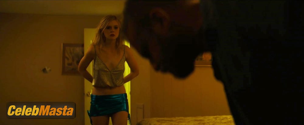 Elle Fanning Pics from the Set of Galveston photo 1