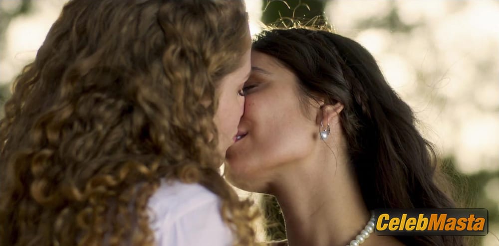 Caitlin Stasey Photos from Fantasy Island photo 1