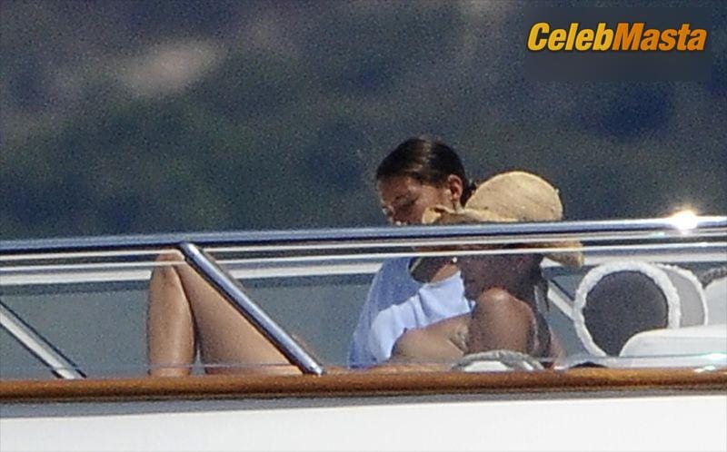 Elle MacPherson Pics: Topless Sunbathing On A Yacht photo 1