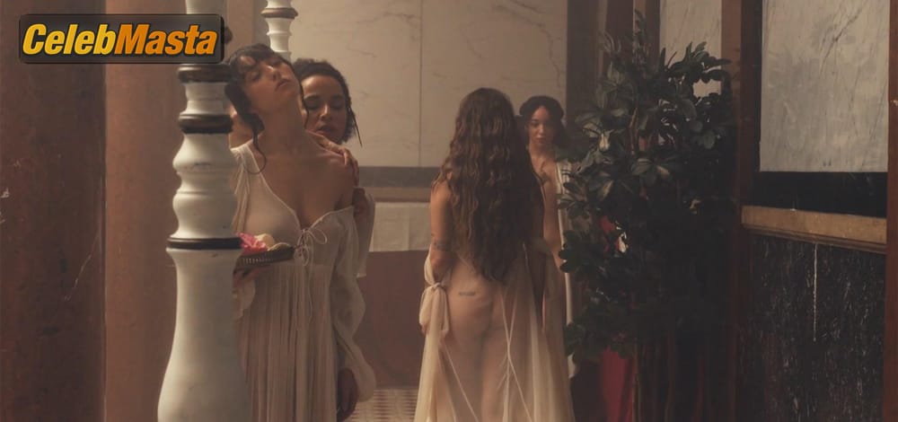Halsey Photo Gallery from If I Cant Have Love, I Want Power photo 1