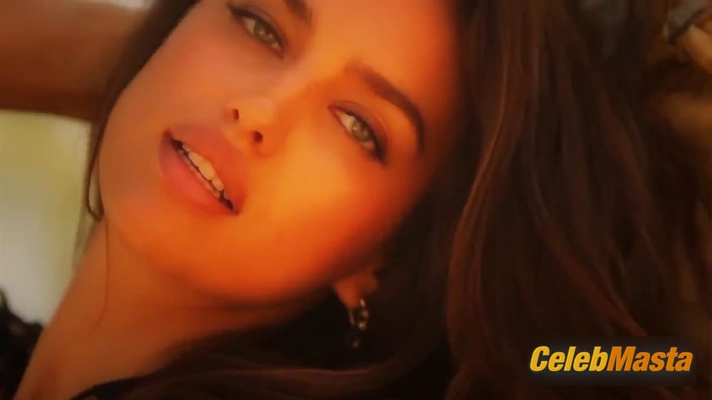 Irina Shayk Photo Set from Sports Illustrated Swimsuit 2013 photo 1