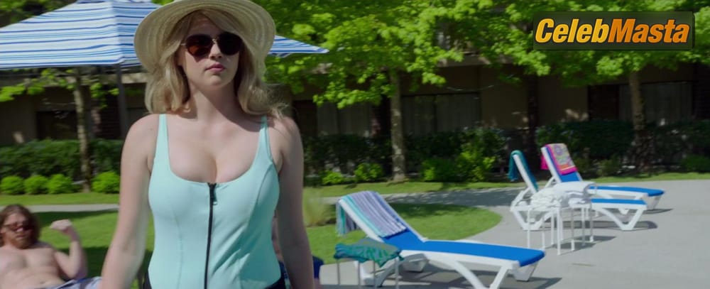 Kate Upton Photo Gallery from The Layover photo 1