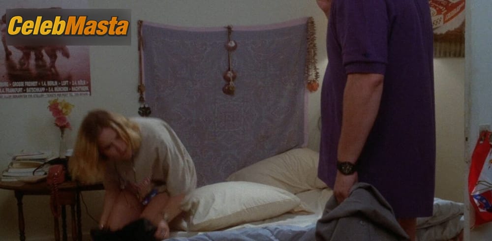 Jennifer Jason Leigh Scene Photos Gallery from Short Cuts photo 1