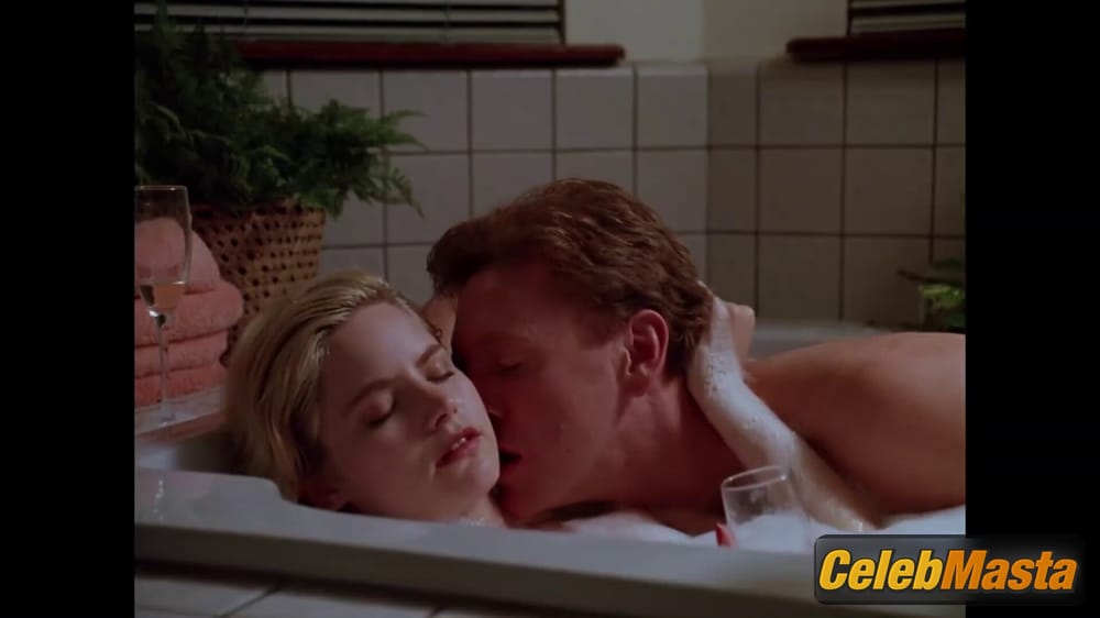 Jennifer Jason Leigh Scene Photos Gallery from Buried Alive photo 1