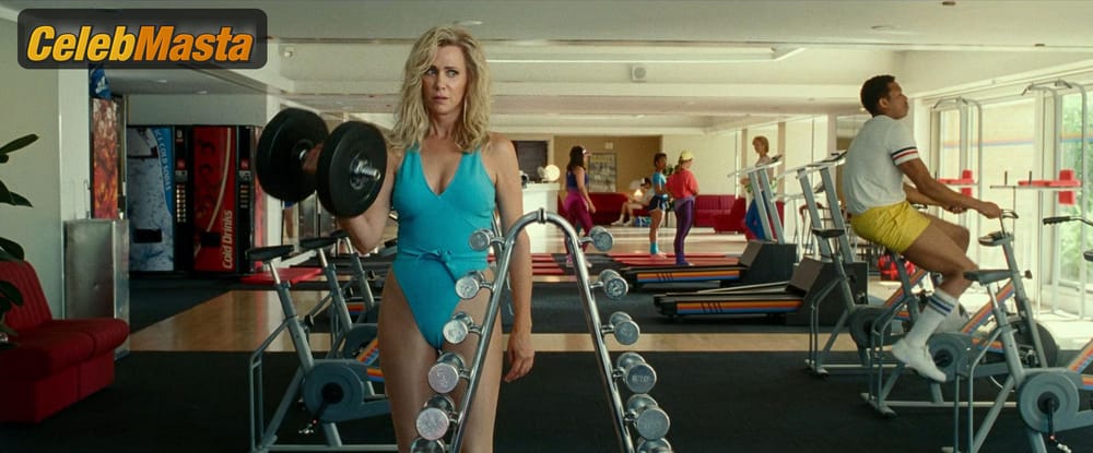 Kristen Wiig Photo Gallery from Wonder Woman 1984 photo 1