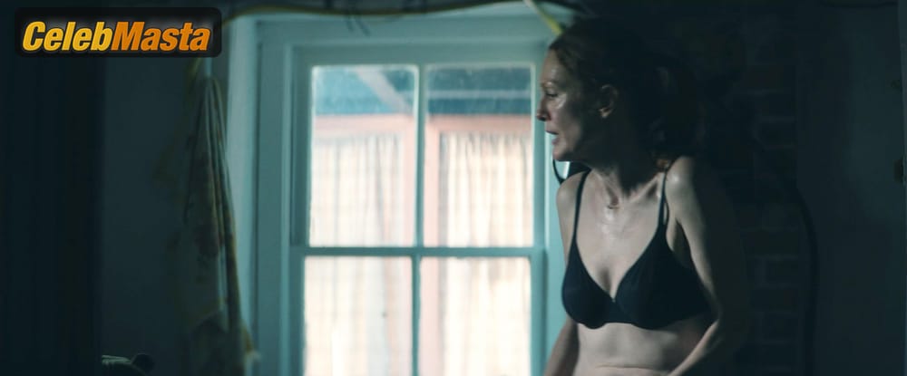 Julianne Moore Photo Collection from Echo Valley photo 1