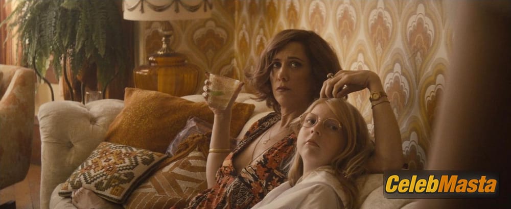 Kristen Wiig Scene Photos Gallery from The Diary Of A Teenage Girl photo 1
