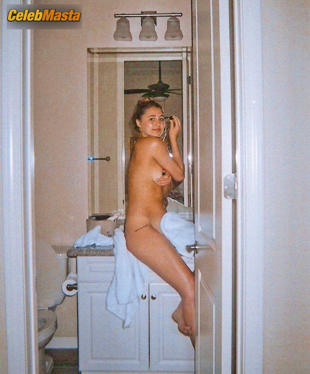 Lia Marie Johnson Gallery: Covered Photo photo 1