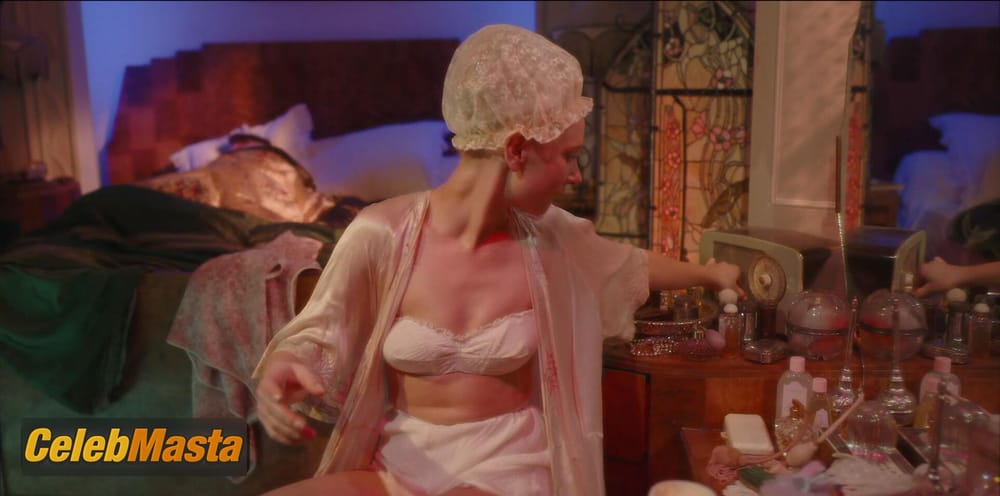 Juno Temple Photo Gallery from Little Birds photo 1
