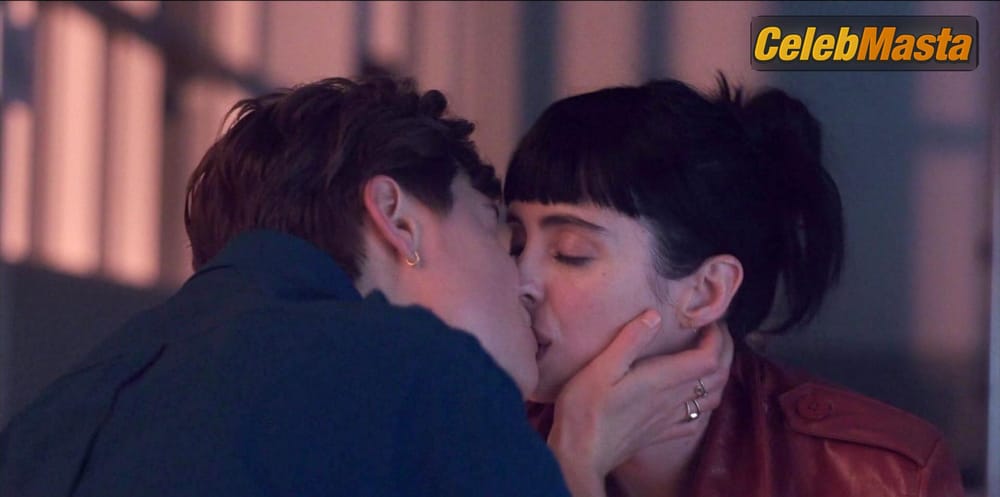 Krysten Ritter Photo Set from Orphan Black Echoes photo 1