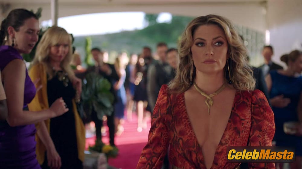 Photo Gallery: Madchen Amick in Riverdale photo 1