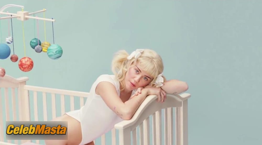 Miley Cyrus Scene Photos Gallery from Bb Talk photo 1