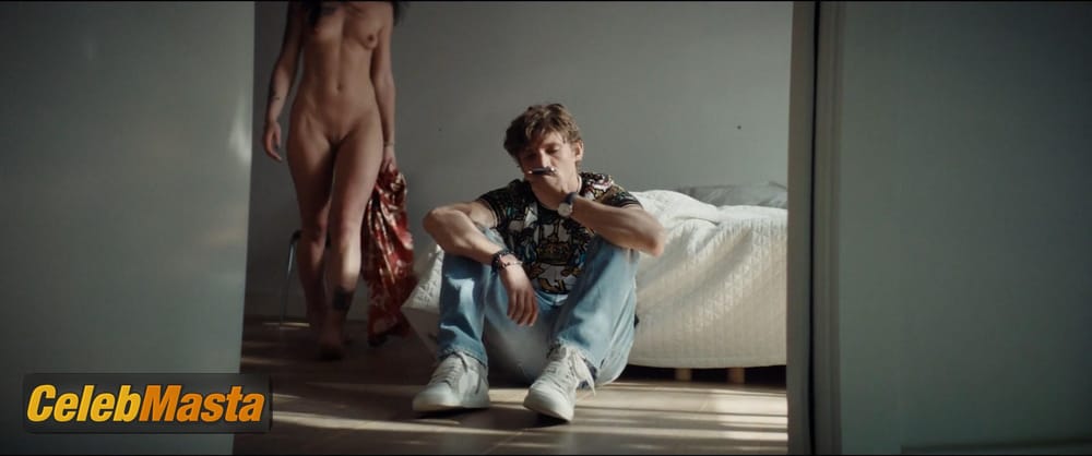 Olga Kurylenko Photo Set from Of Money And Blood photo 1