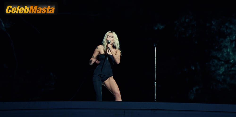 Miley Cyrus Photo Set: Endless Summer Vacation (backyard Sessions) photo 1