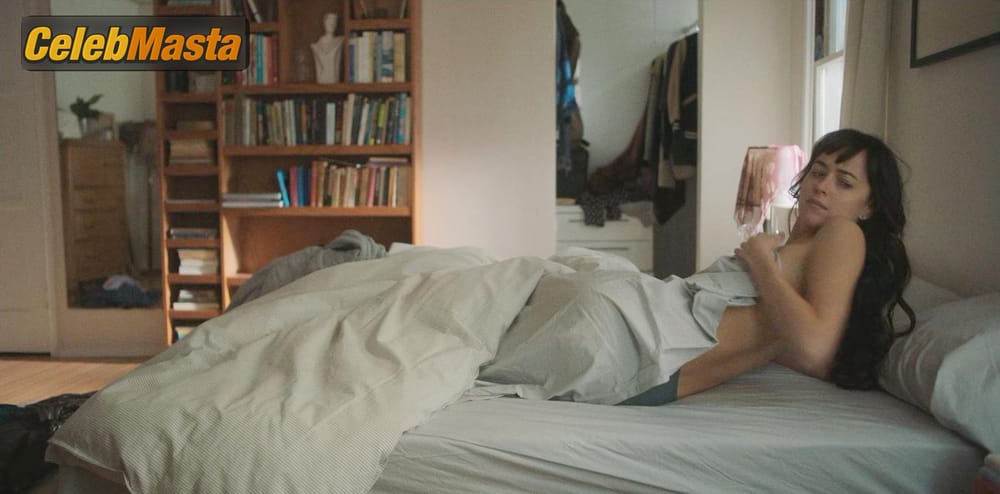 Dakota Johnson Pics from the Set of Am I Ok? photo 1