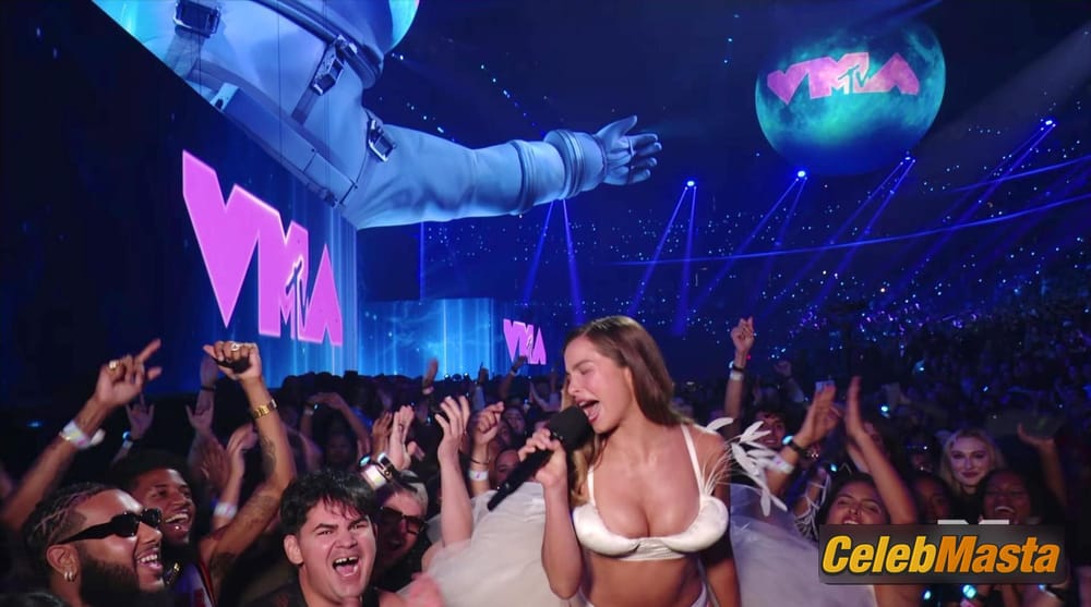 Addison Rae Photo Collection from Mtv Video Music Awards photo 1
