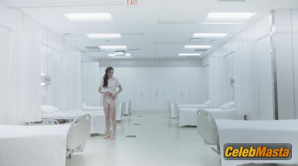 Alexis Bledel Photo Set from The Handmaid’s Tale photo 1