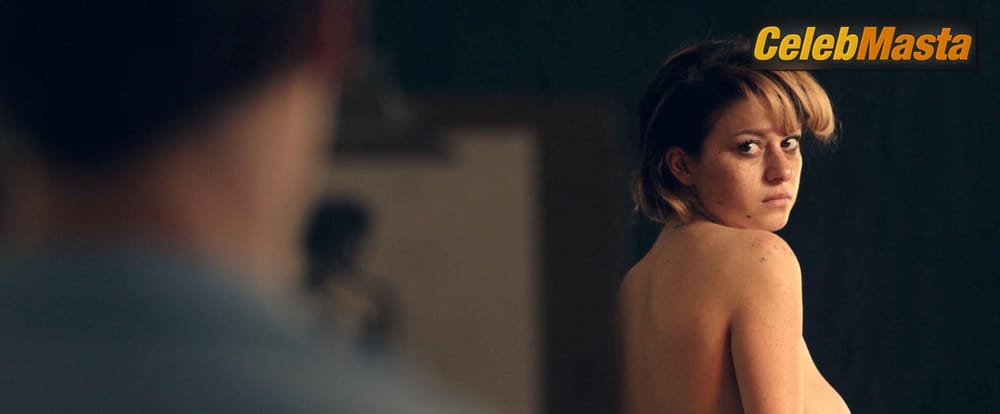 Photo Gallery: Alia Shawkat in Paint It Black photo 1