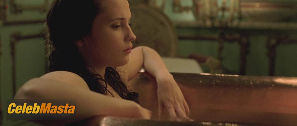 Photo Gallery: Alicia Vikander in A Royal Affair photo 1