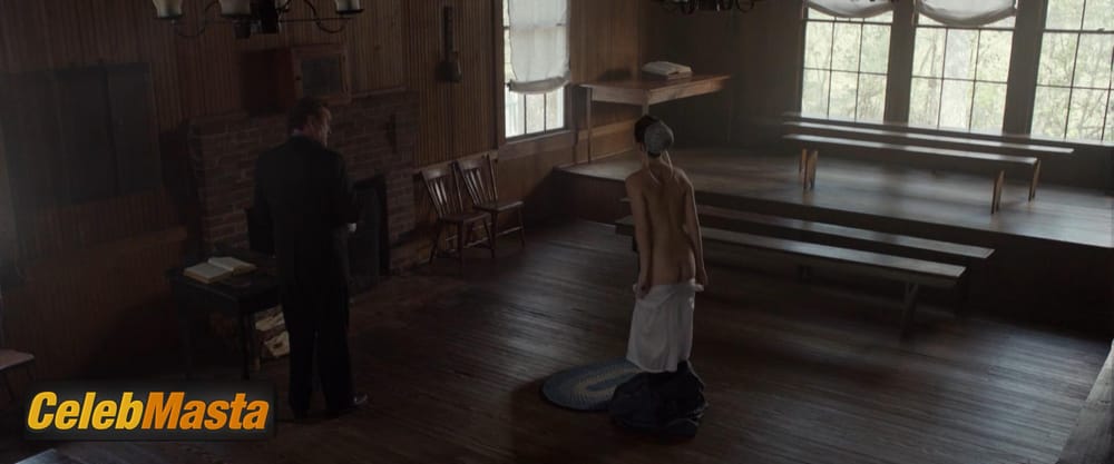 Photo Gallery: Alycia Debnam Carey in The Devil’s Hand photo 1
