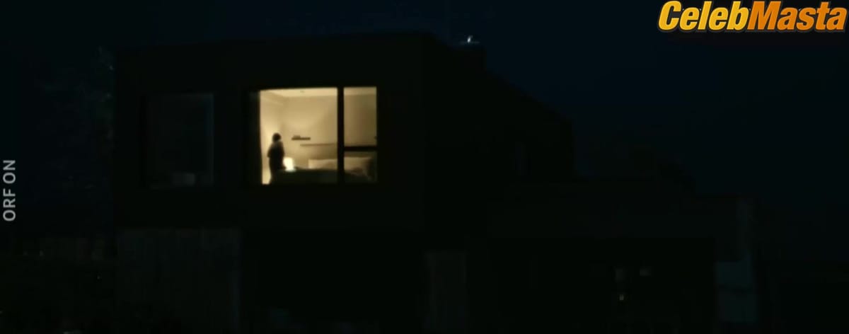 Verena Altenberger's Boobs Scene in Acht - Ein Landkrimi