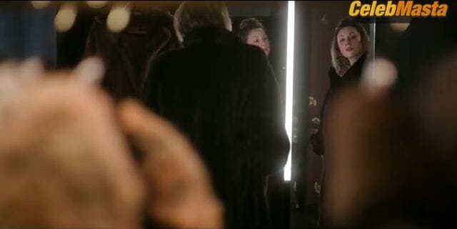 Leah Gibson Shows Her Boobs and Booty in a Nude Scene in Earth Abides