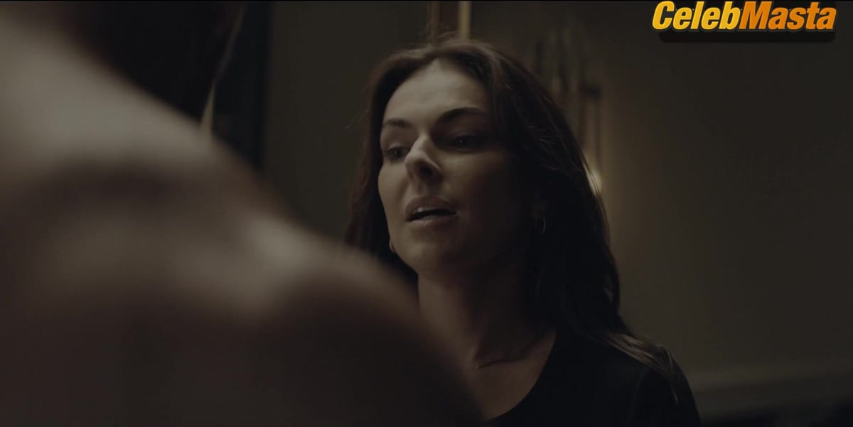 Serinda Swan nude/sexy scene in Reacher