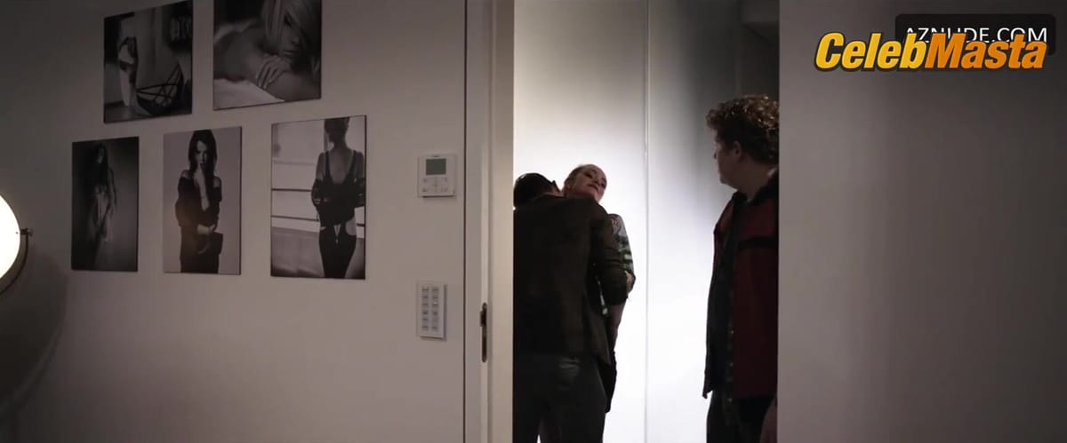 Lisa Tomaschewsky, Ruby O. Fee and Unknown Tits, Underwear Scene from Verruckt Nach Fixi