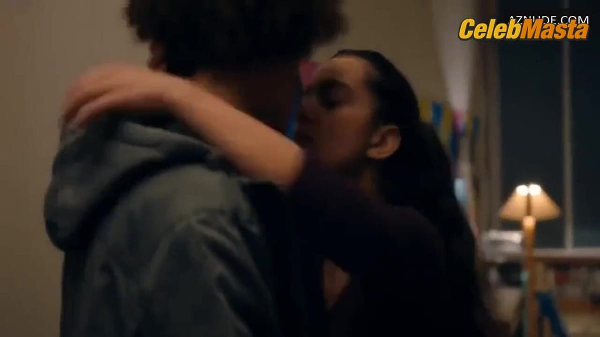 Lina El Arabi's Sexy Scene in Philharmonia