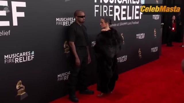 Bianca Censori's Sexy Scene at The Grammy Awards