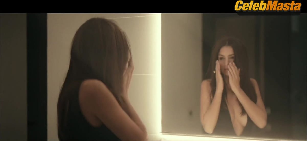 Emily Ratajkowski Looks Sexy in Her Scene in Lying And Stealing