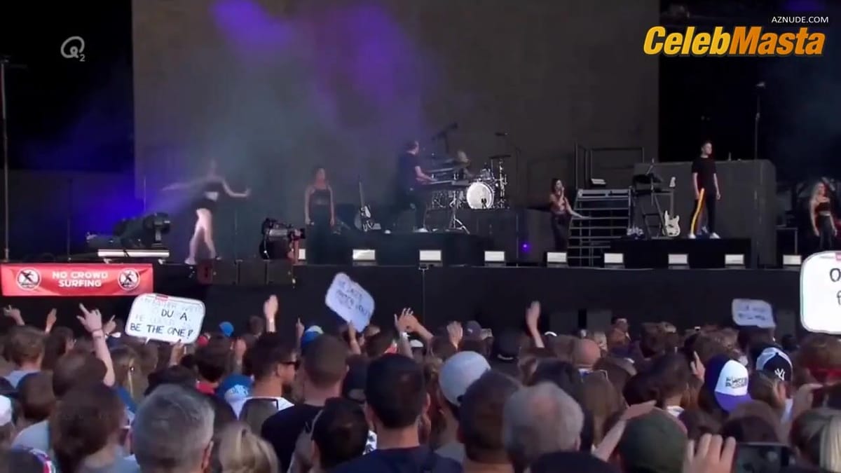 Dua Lipa's Underwear Scene in Pukkelpop