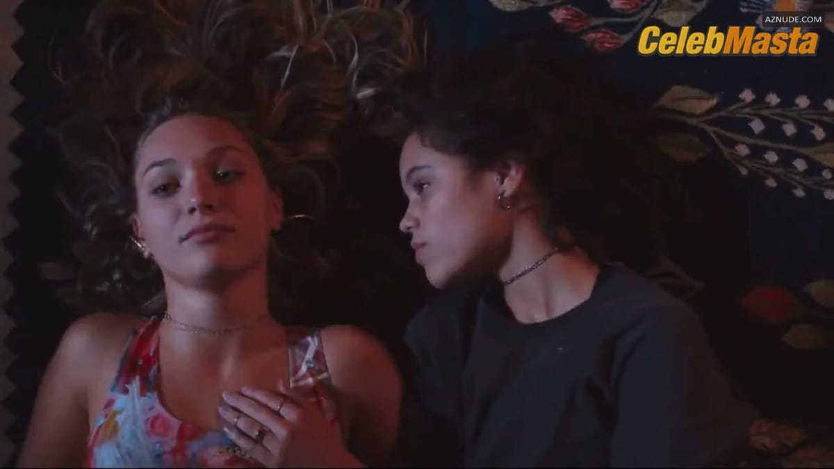 Jenna Ortega and Maddie Ziegler's Lesbian Scene from The Fallout