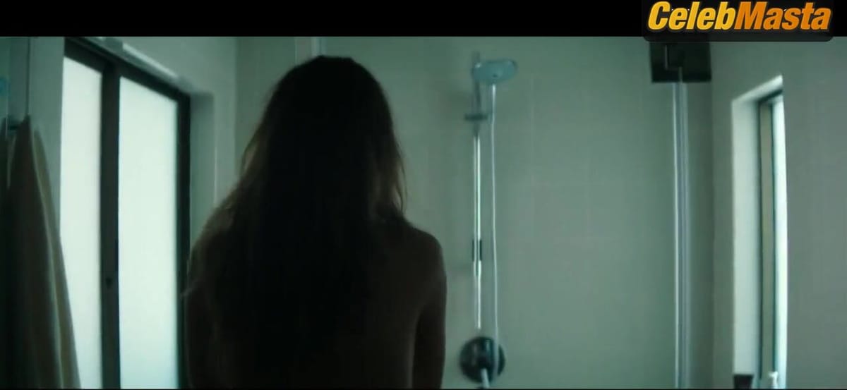 Blake Lively's Booty Scene in All I See Is You