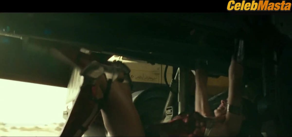 Gal Gadot's Sexy Scene in Wonder Woman 1984
