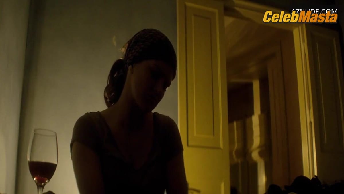Gina Carano's Sexy Scene in Haywire