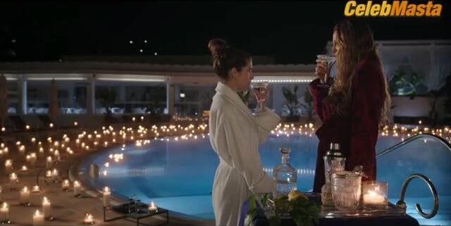 Anna Kendrick and Blake Lively's Hot Scene in Another Simple Favor