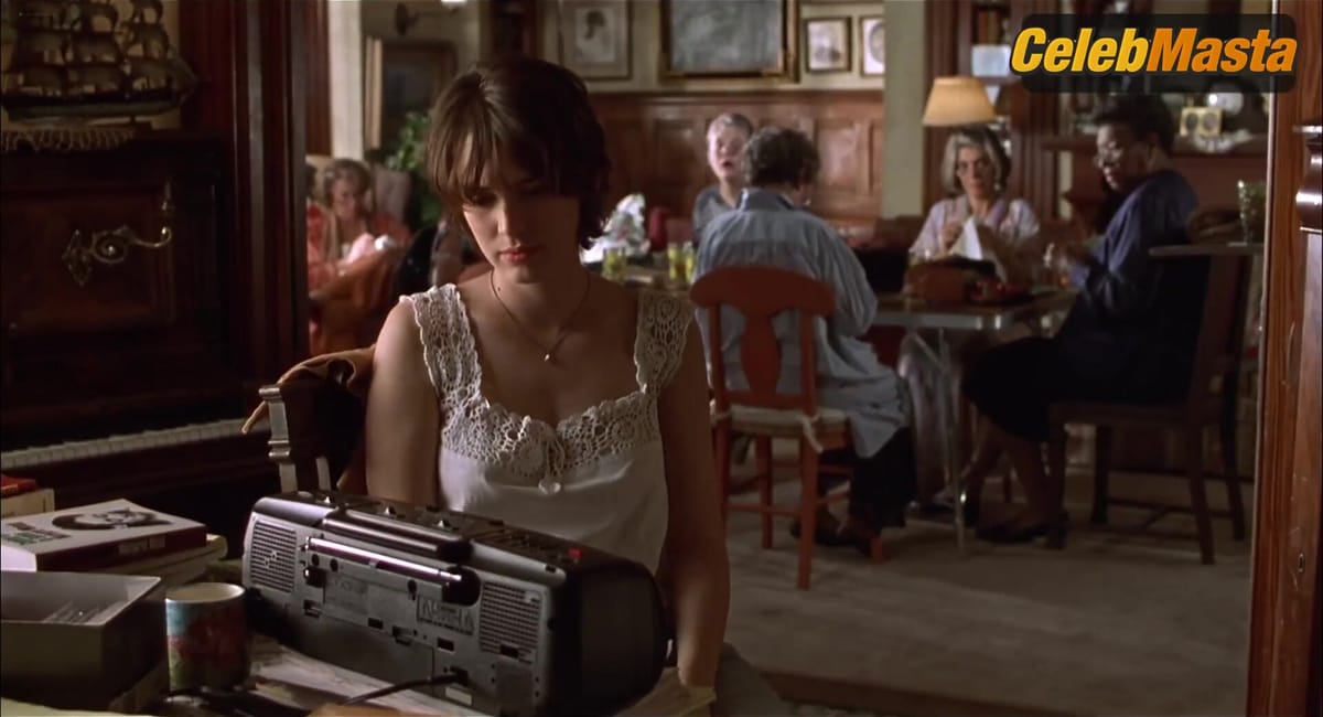 Joanna Going, Winona Ryder and Samantha Mathis Sexy Scene from How To Make An American Quilt