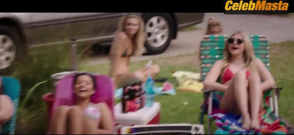 Kiersey Clemons, Awkwafina and Chloe Grace Moretz Bikini Scene in Neighbors 2 Sorority Rising