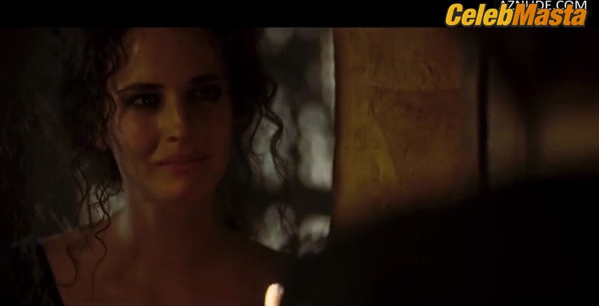 Eva Green Flaunts Boobs in Kingdom Of Heaven Scene