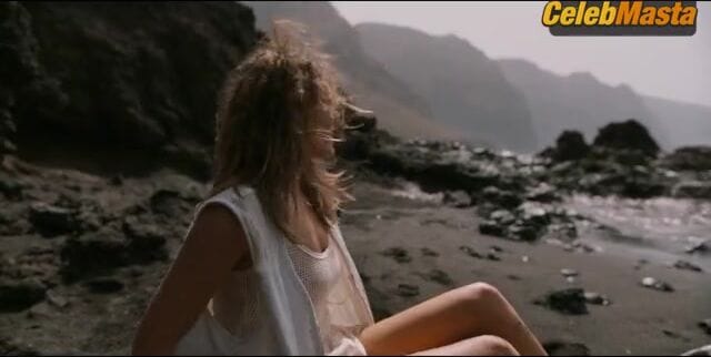 Elizabeth Olsen Flaunts Body Scene in The Assessment
