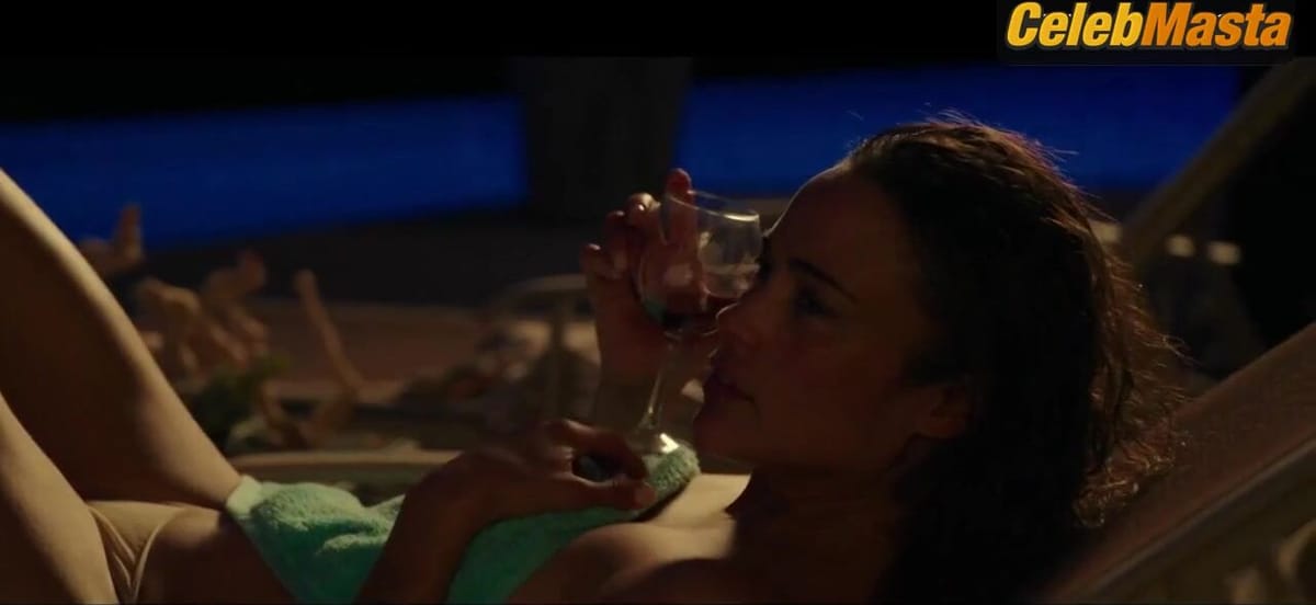 Paula Patton's Sexy Scene in Traffik