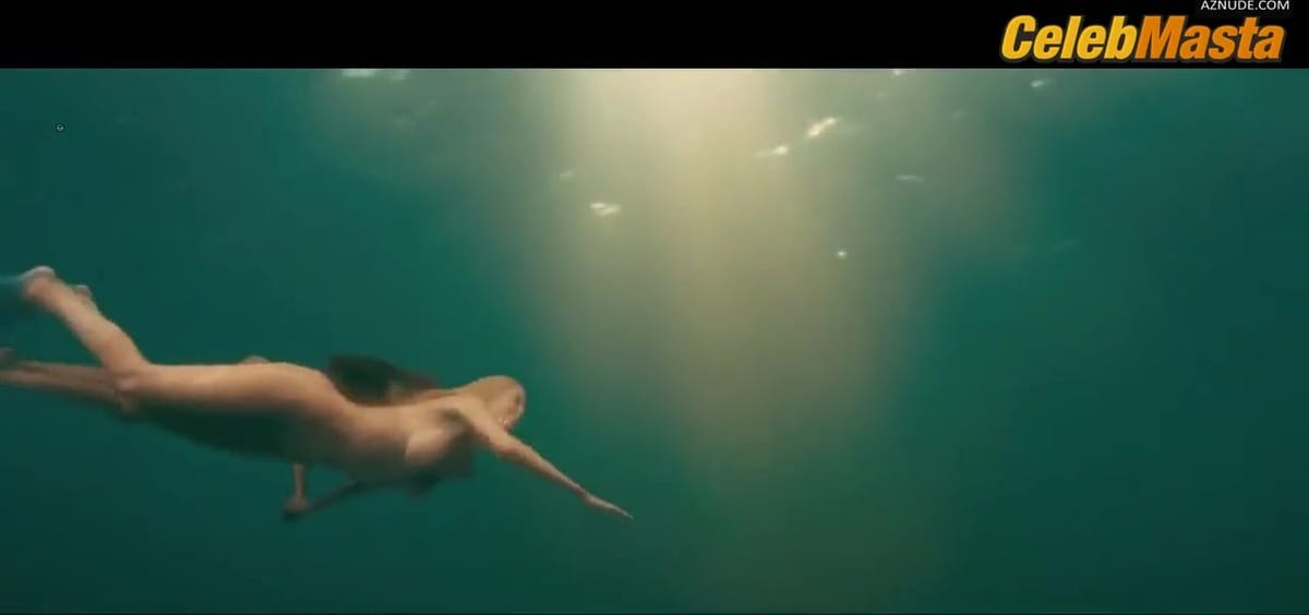 Kelly Brook, Riley Steele Lesbian, Booty Scene from Piranha 3d
