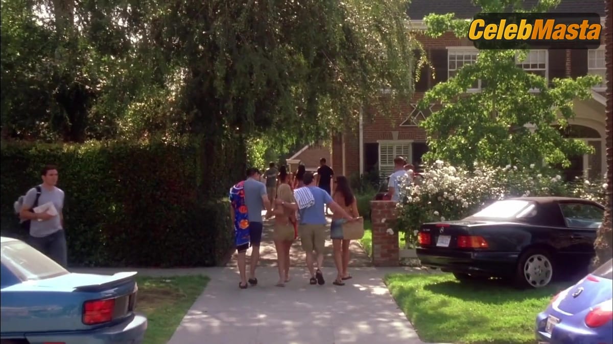 Katie Holmes Tits, Swimsuit Scene from First Daughter
