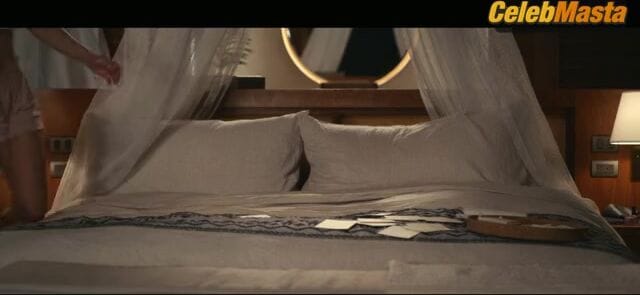 Jennifer Lopez Underwear Scene from Shotgun Wedding