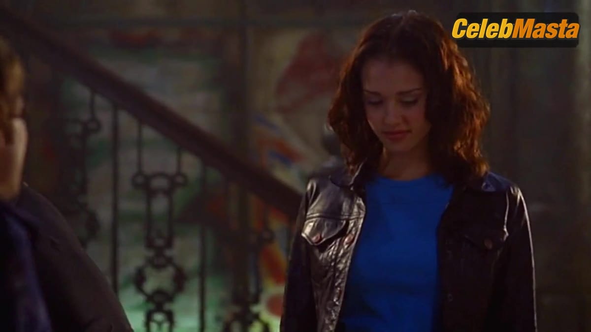 Jessica Alba Steamy Scene in Dark Angel