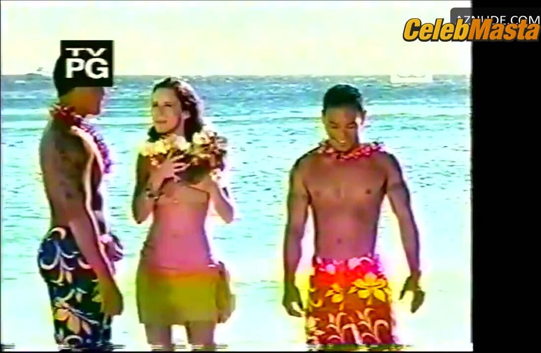 Jennifer Love Hewitt's Sexy Scene in VH1's 100 Greatest Love Songs